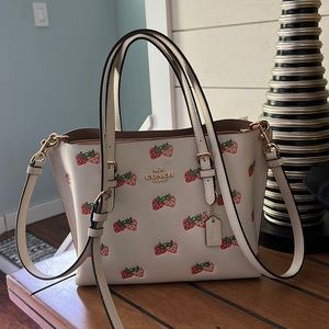 Coach mollie tote 25’